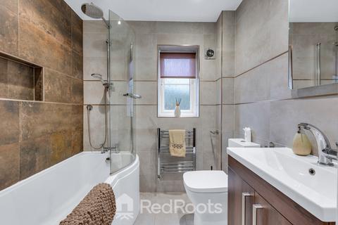 4 bedroom end of terrace house for sale, Birch Close, Doncaster DN5