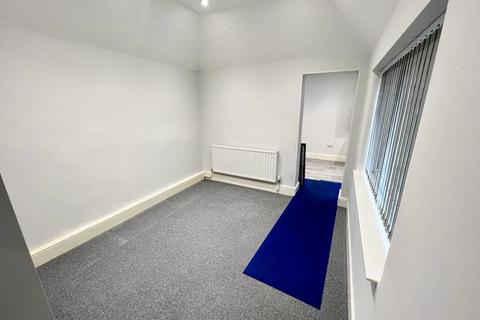 2 bedroom detached bungalow to rent, Woodland Road, Darlington DL3