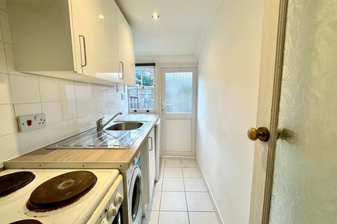 2 bedroom terraced house to rent, Anchor Street, Chelmsford, CM2 0JY