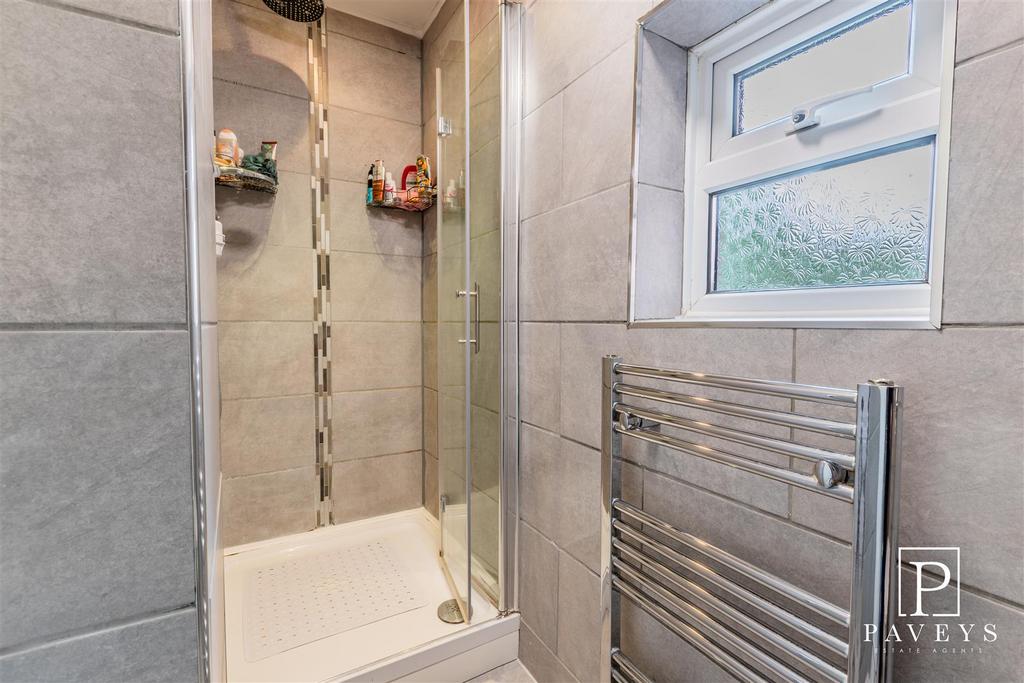 Cloakroom/shower room