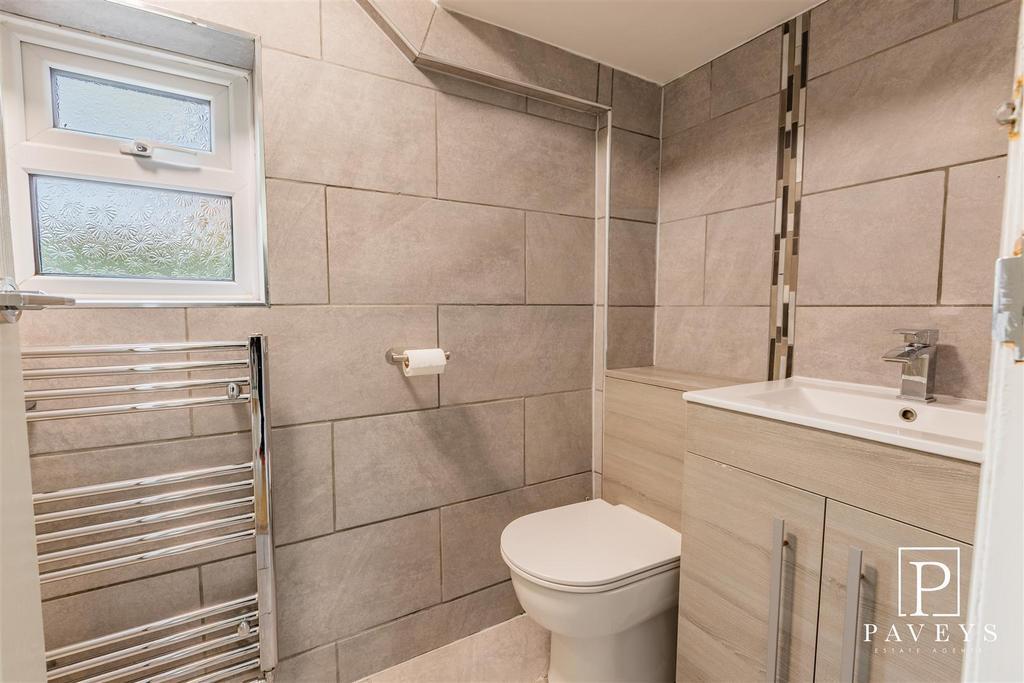 Cloakroom/shower room