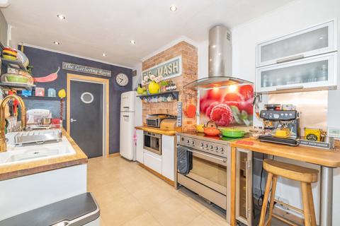 undefined, Kings Avenue, Ashford, Kent, TN23