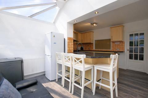undefined, Woodside Road, Guildford, Surrey, GU2