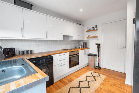 2 bedroom end of terrace house for sale, Carbarns East, Wishaw