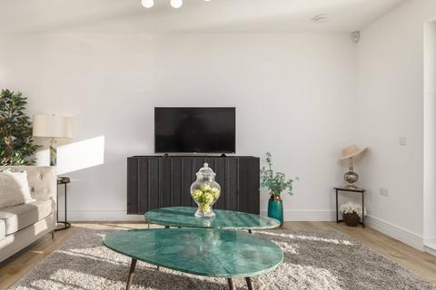 undefined, 40/1, Meadowsweet Drive, Cammo, Edinburgh, EH4 8FG