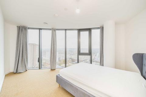 2 bedroom flat for sale, Goodwin Street, London N4