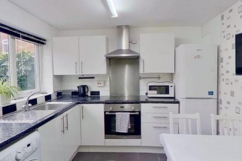 4 bedroom terraced house to rent, Rachel Gardens, Selly Oak, Birmingham