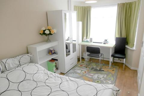 4 bedroom terraced house to rent, Rachel Gardens, Selly Oak, Birmingham