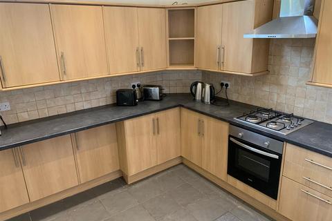 5 bedroom semi-detached house to rent, Raddlebarn Road, Selly Oak, Birmingham