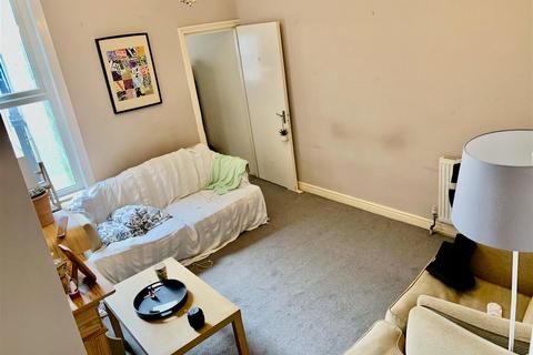 4 bedroom terraced house to rent, Exeter Road, Selly Oak, Birmingham
