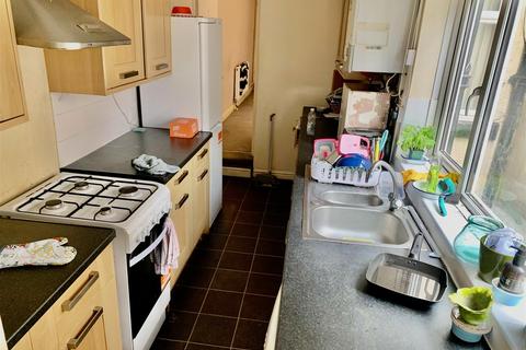 4 bedroom terraced house to rent, Exeter Road, Selly Oak, Birmingham