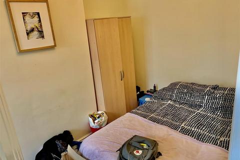 4 bedroom terraced house to rent, Exeter Road, Selly Oak, Birmingham