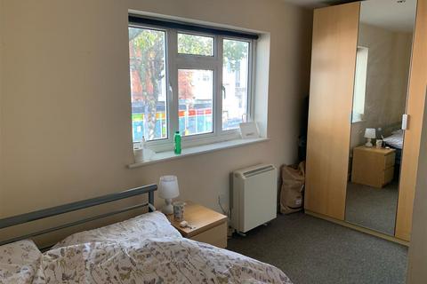 undefined, Flat, Bristol Road, Selly Oak, Birmingham