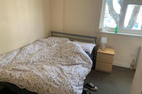 undefined, Flat, Bristol Road, Selly Oak, Birmingham