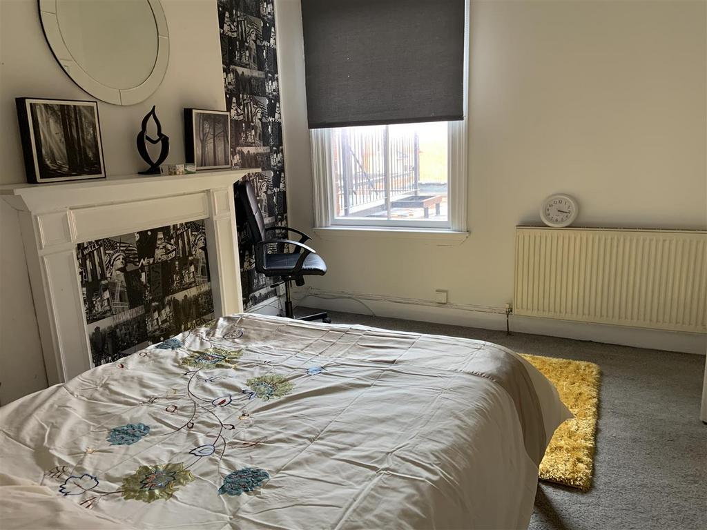 Bed2.JPG