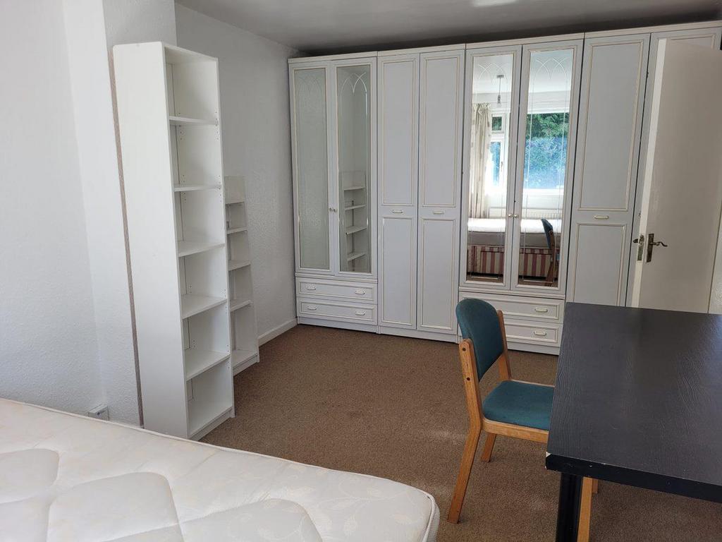 Bedroom3.jpg