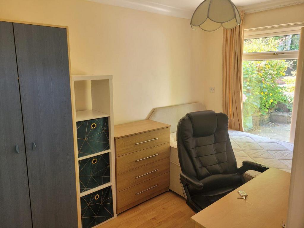 Bedroom4.jpg