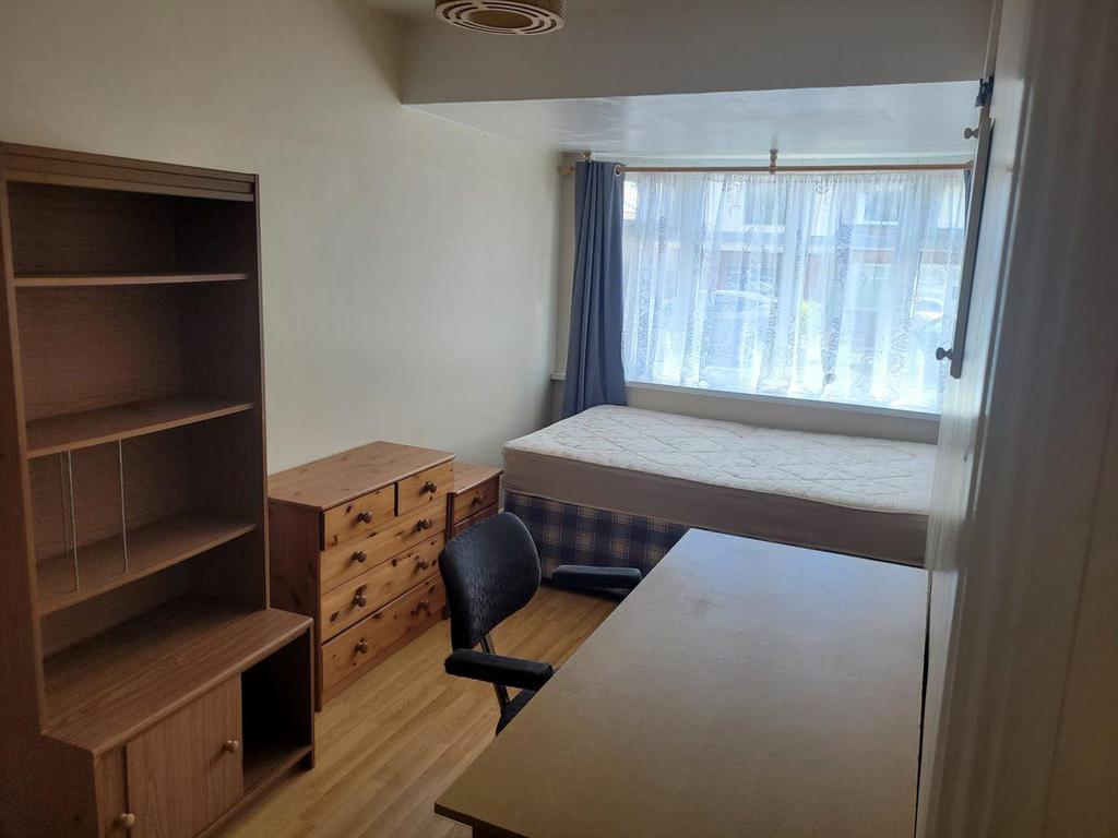 Bedroom5.jpg