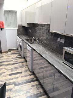 6 bedroom terraced house to rent, 5 Exeter Road, Selly Oak, Birmingham