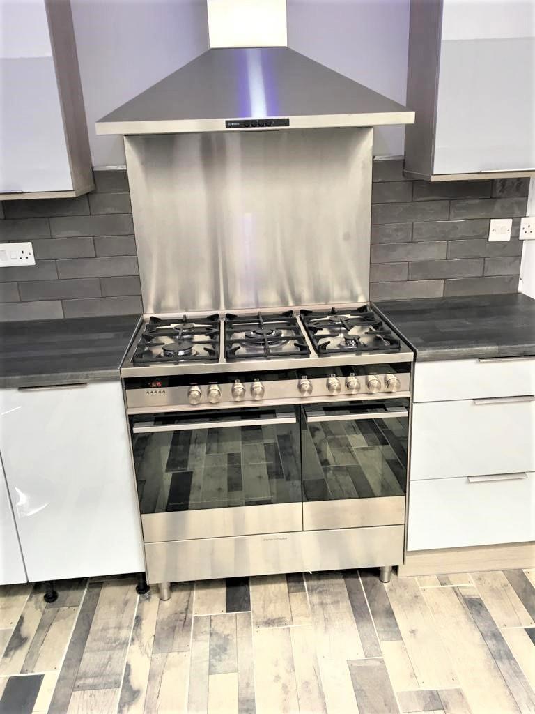 Kitchen 2.jpg