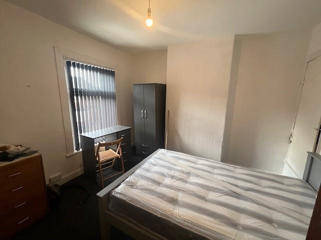 Bed2.jpg