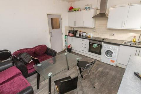5 bedroom flat to rent, Bristol Road, Selly Oak, Birmingham