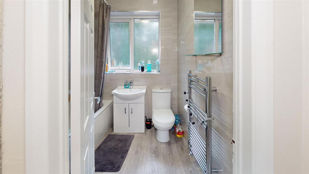 Bathroom2.jpg