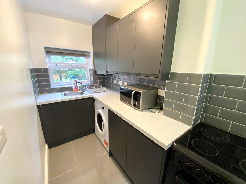 65 GR Kitchen Pic 3.jpeg