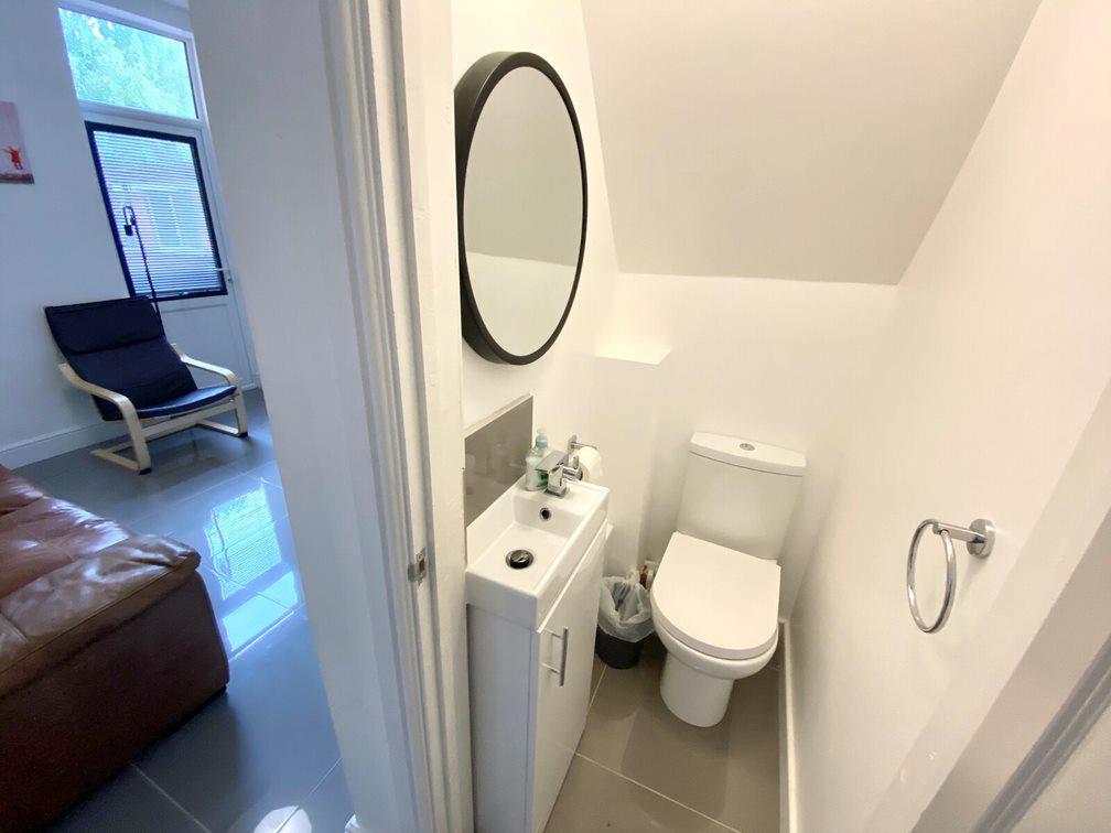 65 GR Downstair WC Pic 1.jpeg