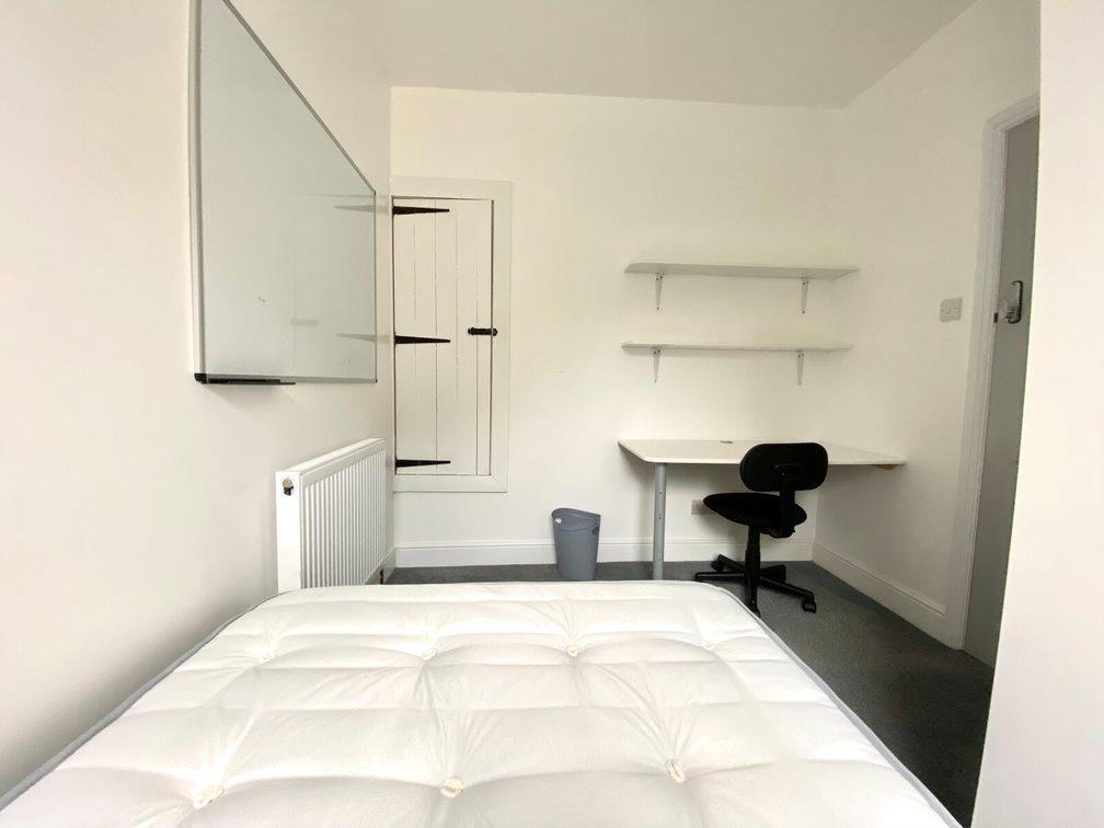 65 GR Bedroom 3. Picture 2.jpeg