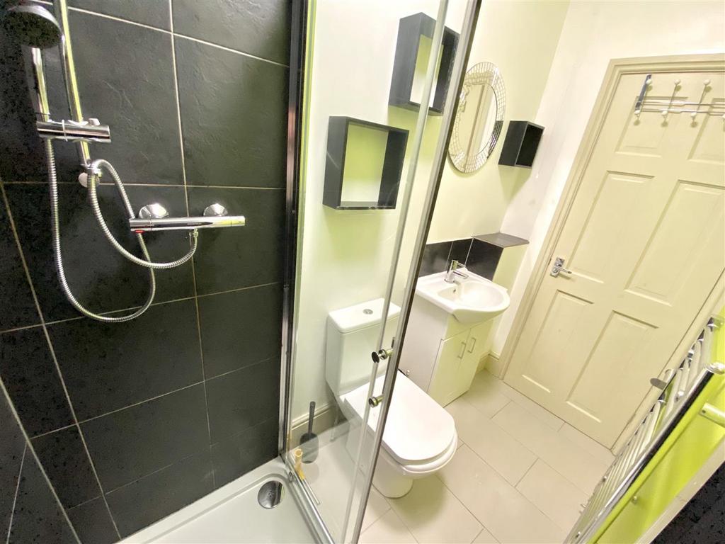 Bathroom. Picture 2 - Copy (2).jpeg