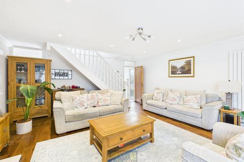 4 bedroom semi-detached house for sale, Dedham Close, Billericay, Essex, CM11