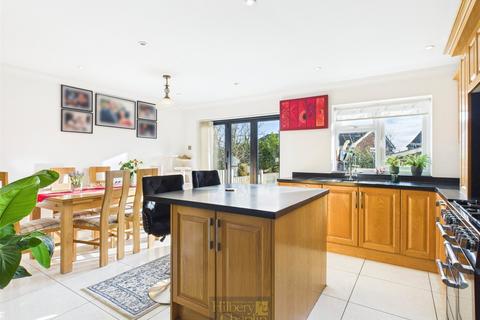 4 bedroom semi-detached house for sale, Dedham Close, Billericay, Essex, CM11