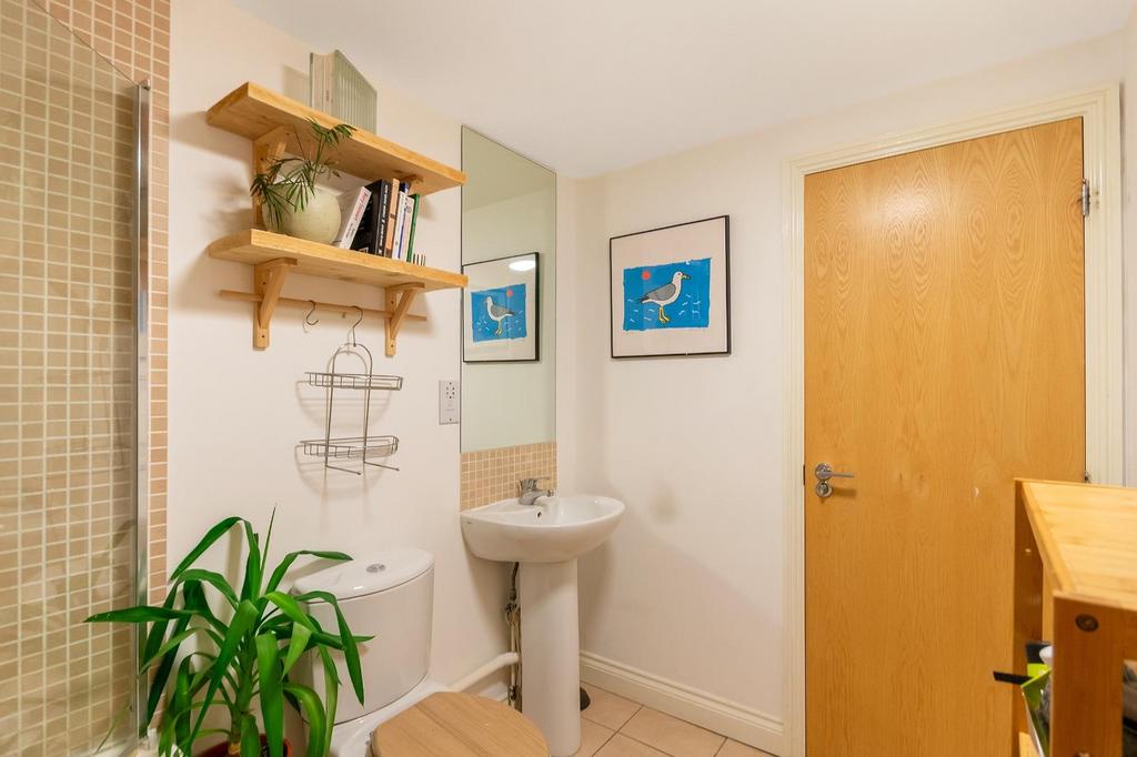 0 T9 OWSG - Bathroom A.jpg