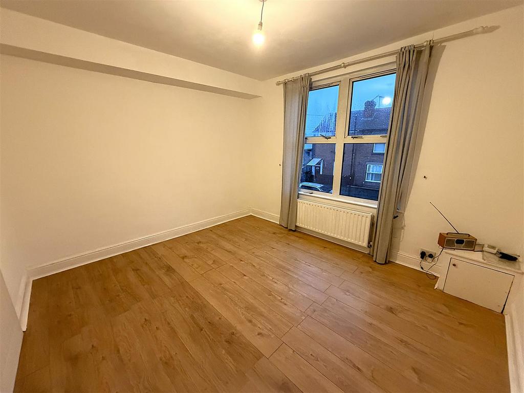 Livingroom 2nd.jpg