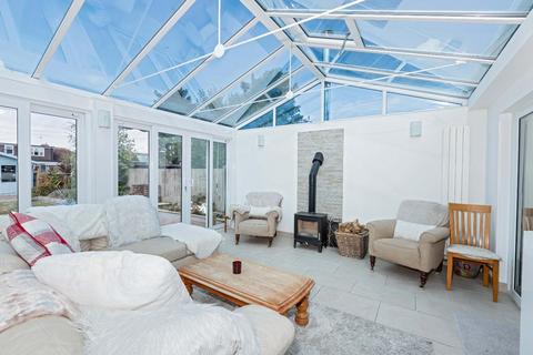 4 bedroom chalet for sale, Bristol Avenue, Lancing