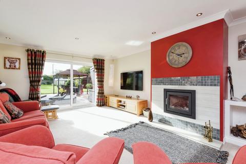 7 bedroom detached bungalow for sale, Forge Lane, Sutton, CT15