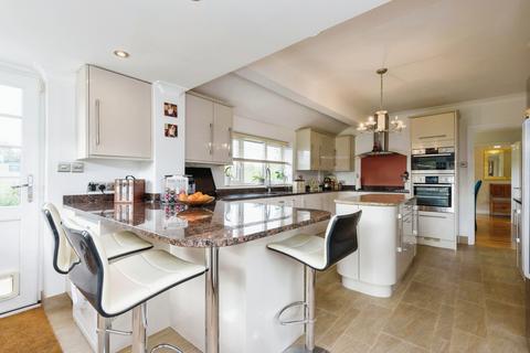 7 bedroom detached bungalow for sale, Forge Lane, Sutton, CT15