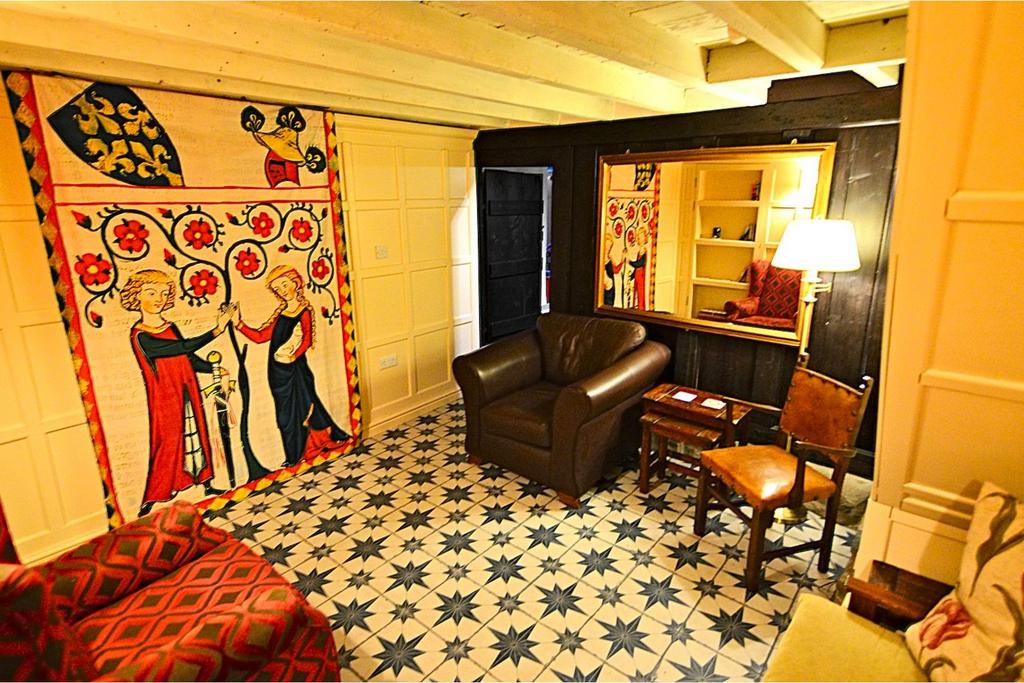Snug / Sitting Room