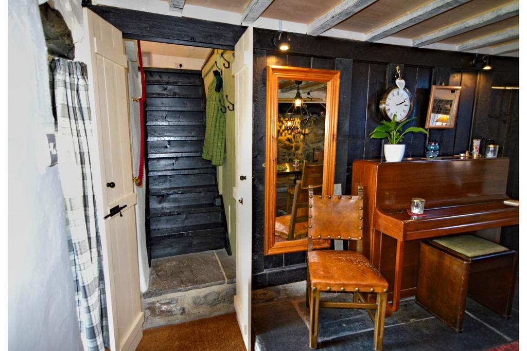 Cottage Living Room