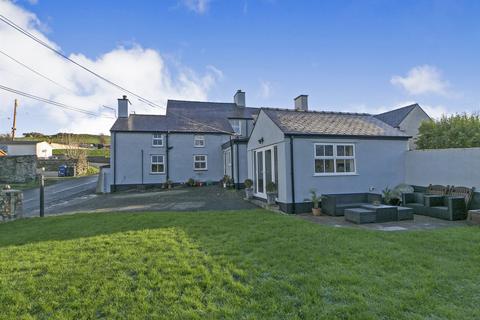 4 bedroom end of terrace house for sale, Carreglefn, Amlwch, LL68