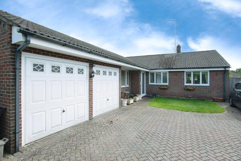 3 bedroom detached bungalow for sale, Ringwood Road, Verwood, BH31