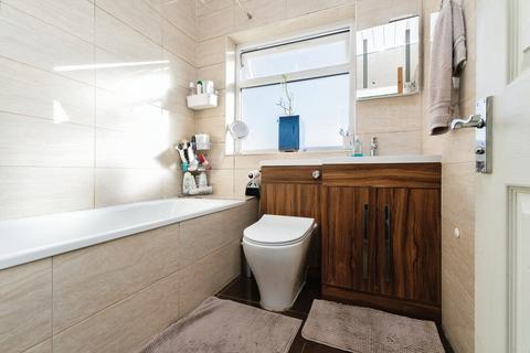 3 bedroom terraced house for sale, Manor Way, Mitcham, CR4