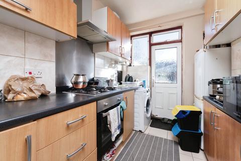 3 bedroom terraced house for sale, Manor Way, Mitcham, CR4