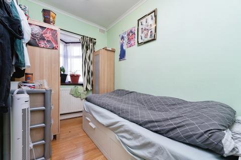 3 bedroom terraced house for sale, Manor Way, Mitcham, CR4