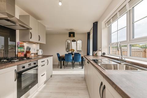 3 bedroom detached house for sale, Leafcutter way, Cleckheaton, BD19