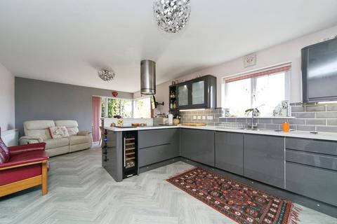 4 bedroom detached house for sale, Cae Eithin, Morfa Bychan, LL49