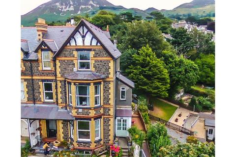 4 bedroom end of terrace house for sale, Marine Terrace, Penmaenmawr, LL34