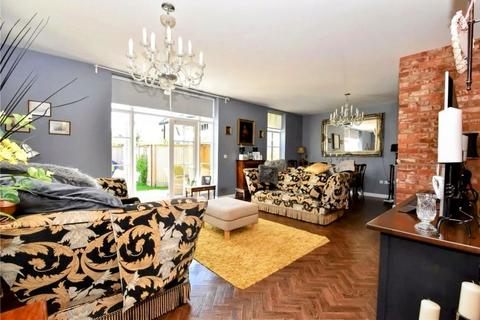 4 bedroom end of terrace house for sale, Chapel Drive, Dartford, DA2
