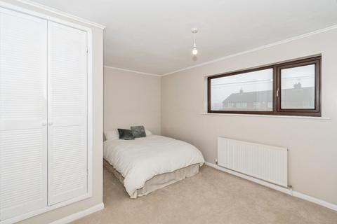 Midway Avenue, Bingley, BD16